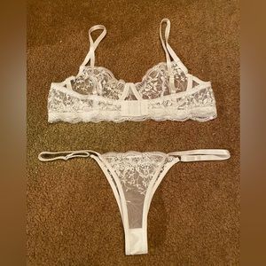 Brand new women’s lace set